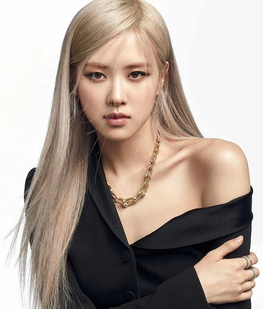 Rosé Gets Candid About Her Struggles in the Public Eye story artwork